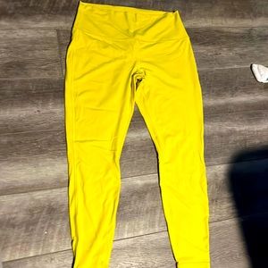 Soleli (yellow) Lululemon leggings brand new never worn. No ware or tear.OG 118$